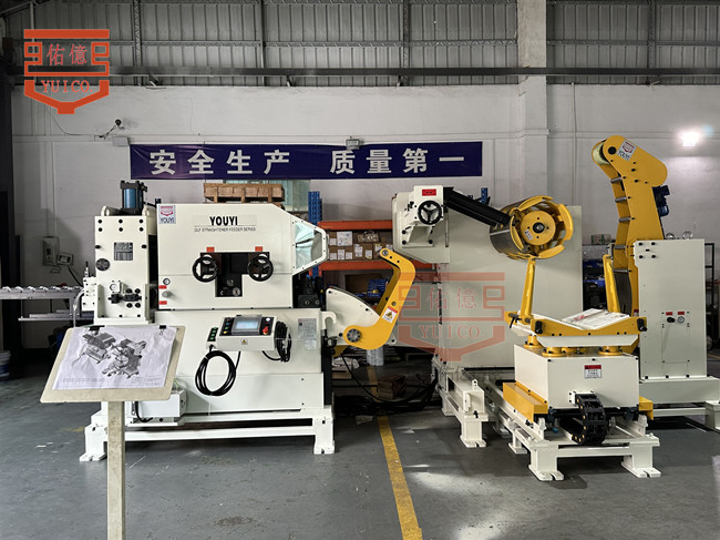DL05F3H中強板三合一送料機完成開(kāi)卷整平送料試機工作